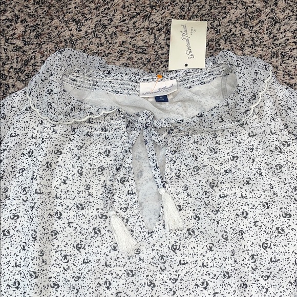 Universal Thread Ruffled Long Sleeved Smock Blouse Peter Pan Collar Sz XS | NWT - Picture 2 of 7